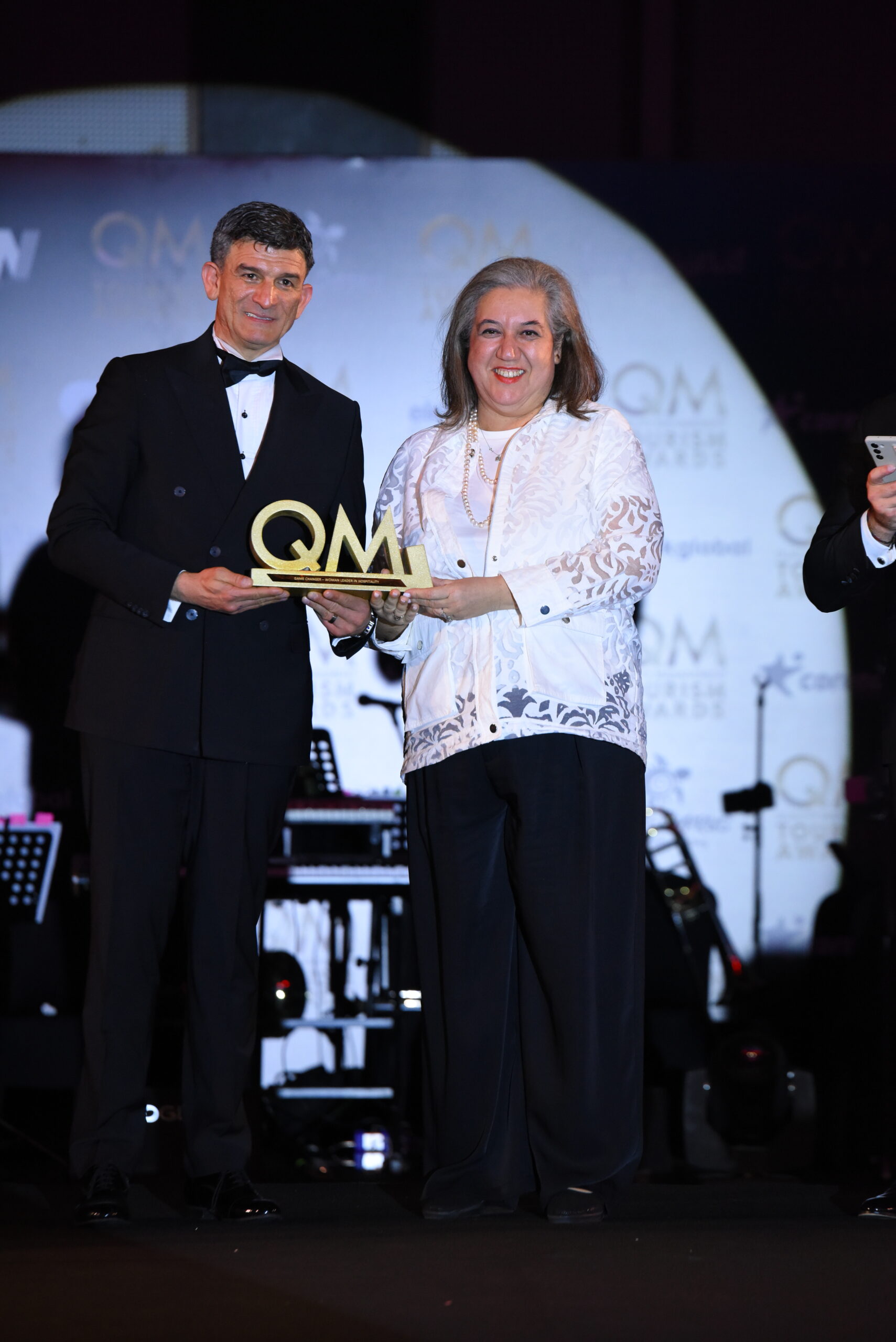 Emel Elik Bezaroğlu _ Elite World Hotels Yönetim Kurulu Üyesi